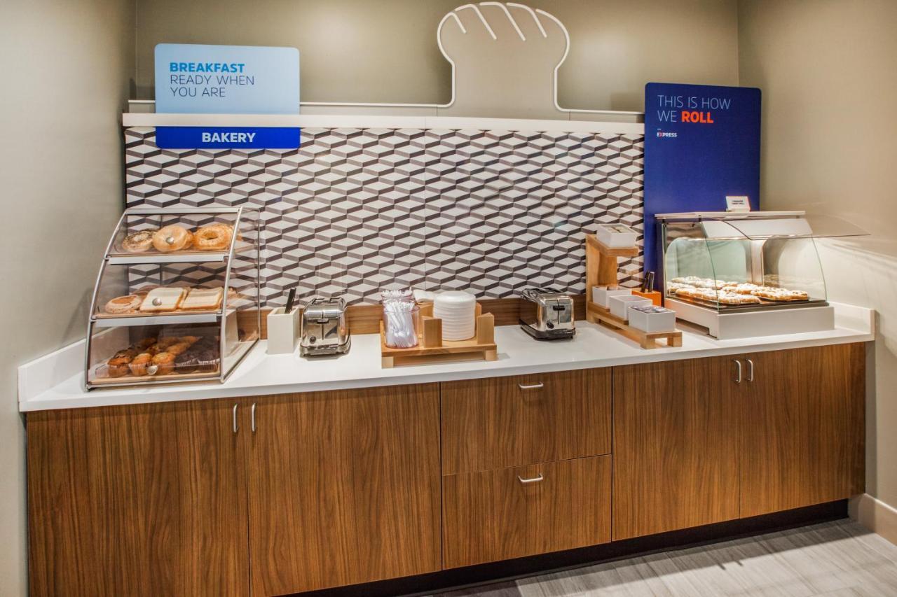 Holiday Inn Express & Suites - Miramar By Ihg Esterno foto