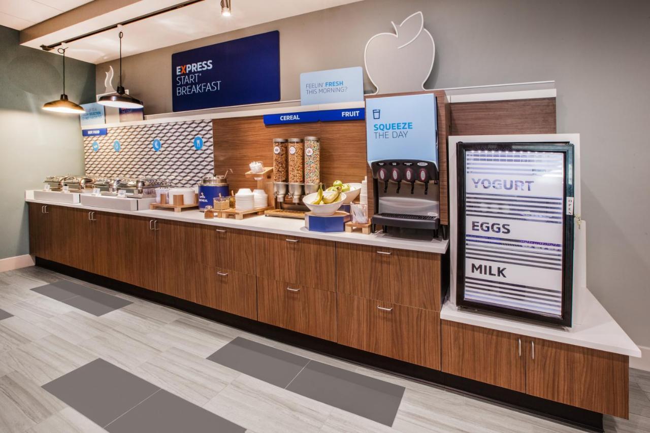 Holiday Inn Express & Suites - Miramar By Ihg Esterno foto