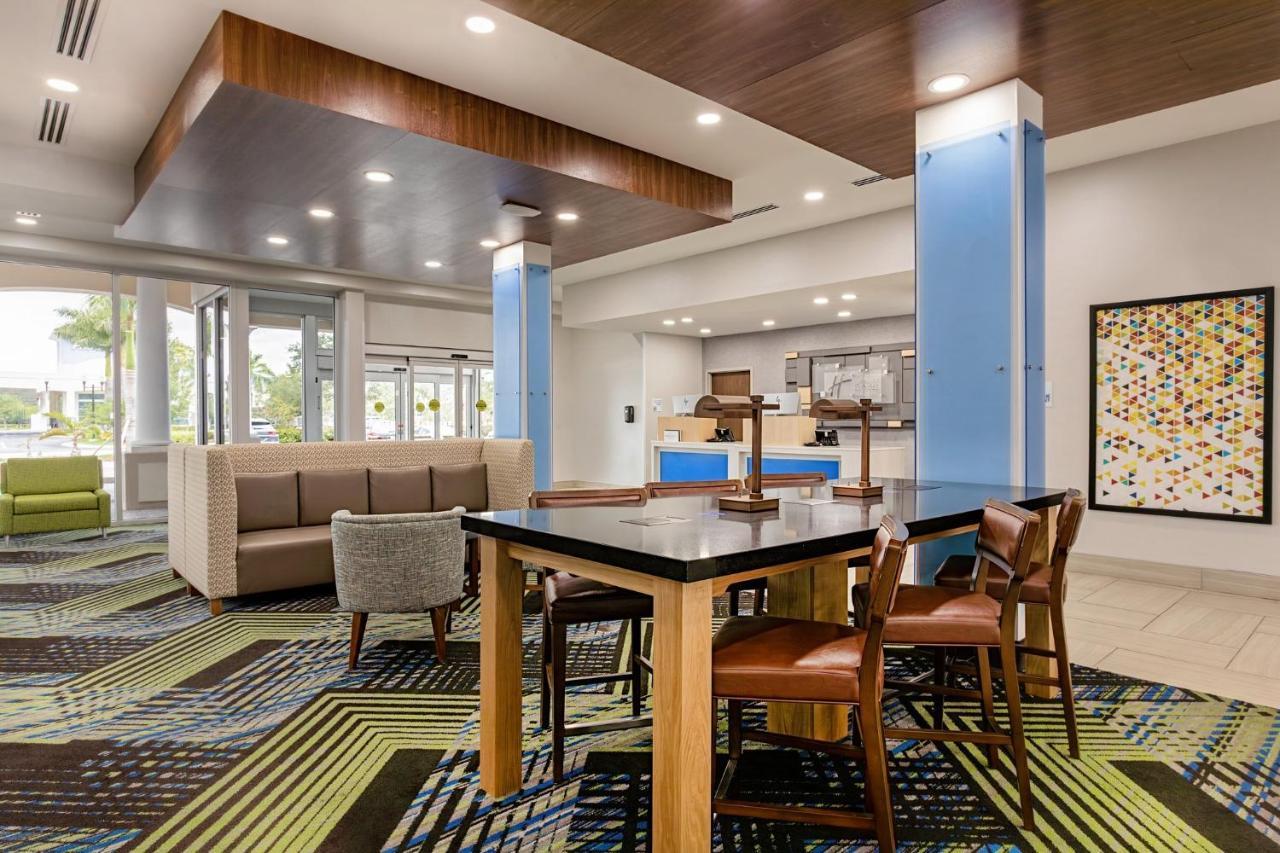 Holiday Inn Express & Suites - Miramar By Ihg Esterno foto