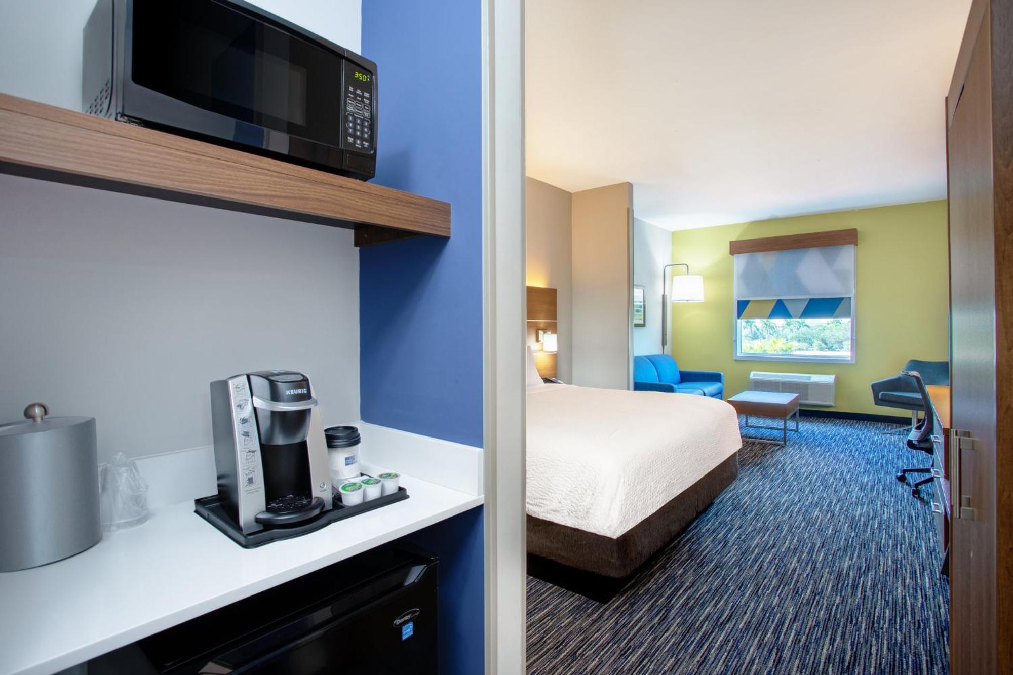 Holiday Inn Express & Suites - Miramar By Ihg Esterno foto