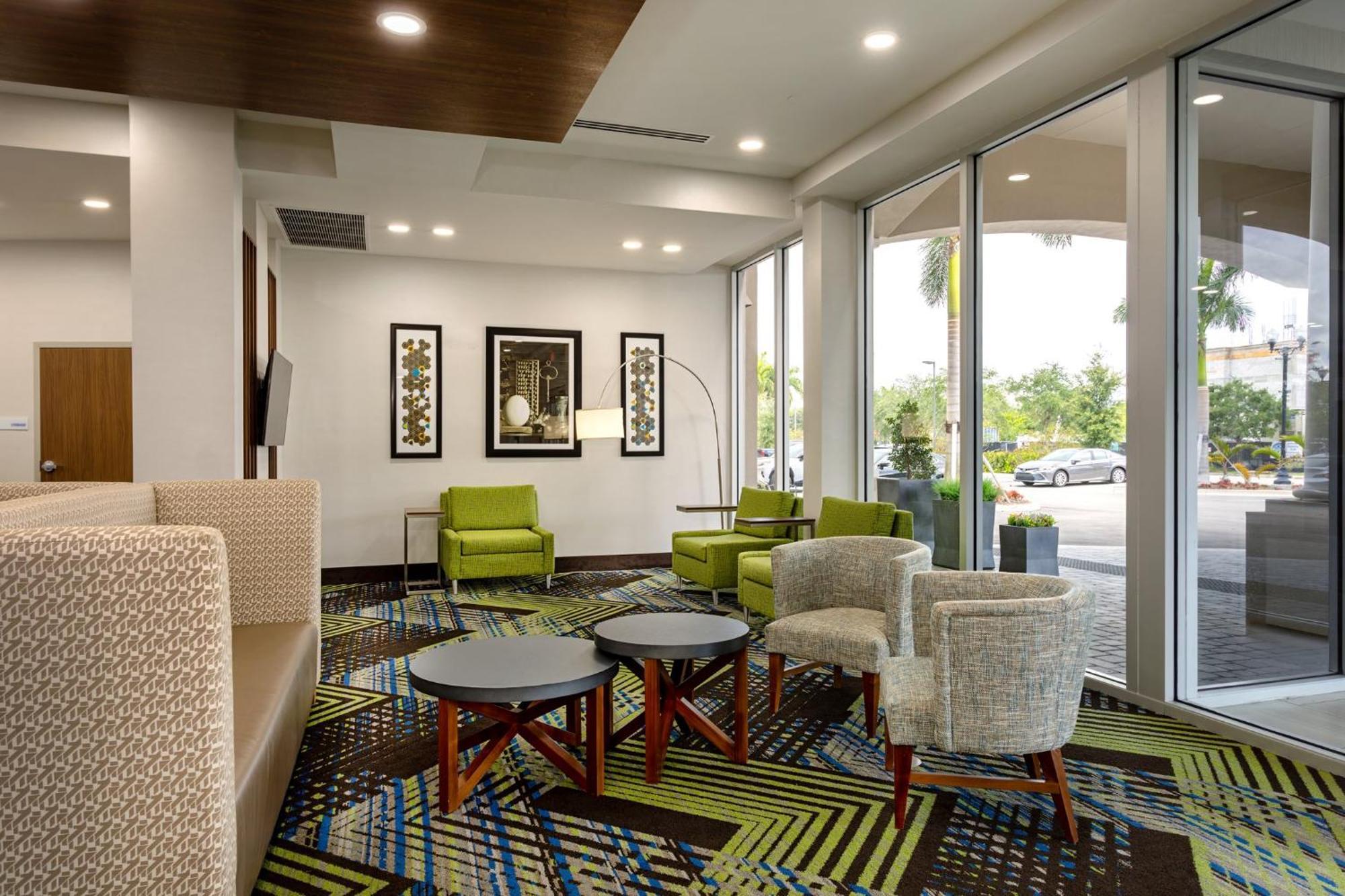 Holiday Inn Express & Suites - Miramar By Ihg Esterno foto